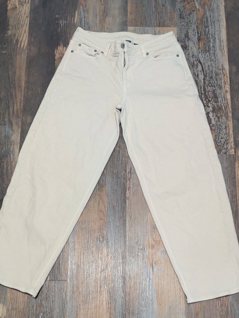 American Eagle Outfitters Boyfriend Jeans in Cream